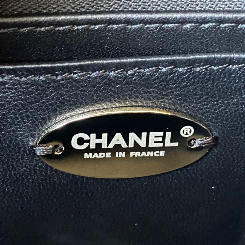 Ch**el bucket bags